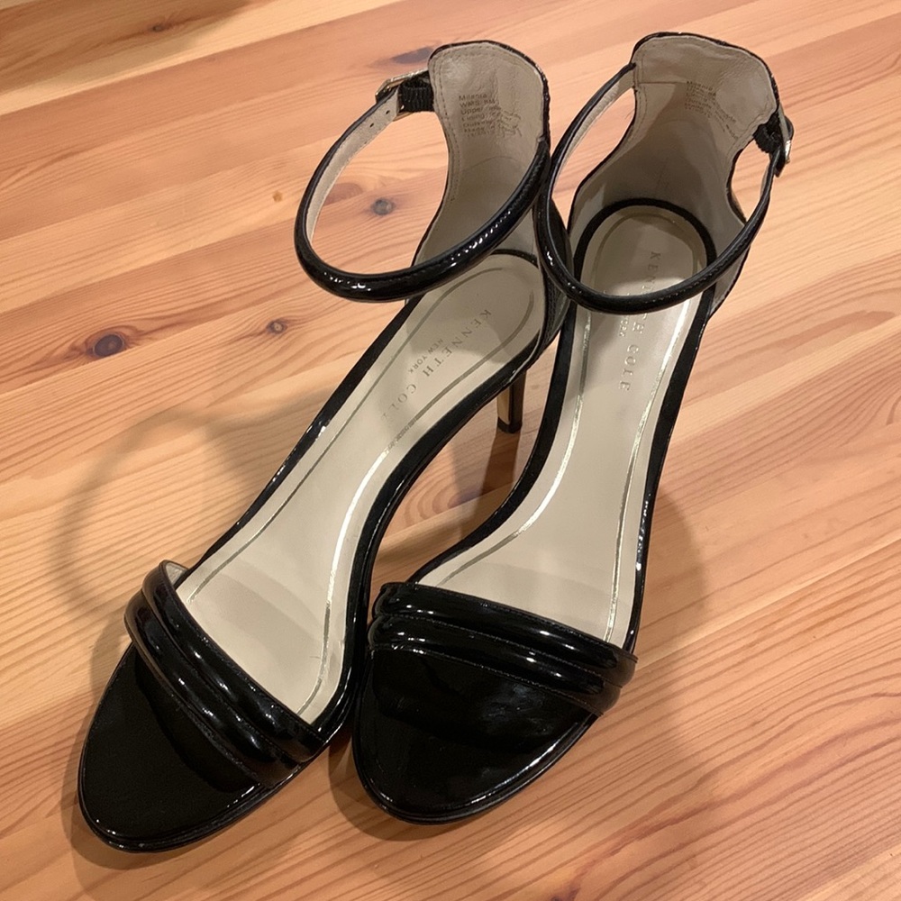 Kenneth Cole black leather kitty heels